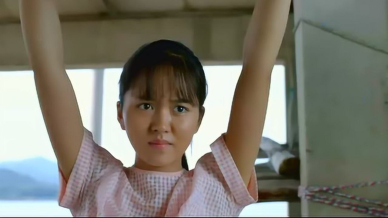 哥哥说要扒了你们打！妹妹说要打就打，要脱就脱_高清