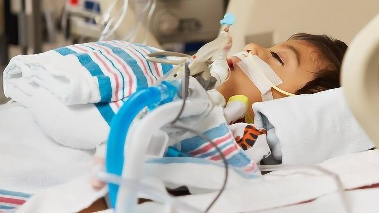 同样是感冒！为什么小孩子容易变成肺炎，听专家为你解答！