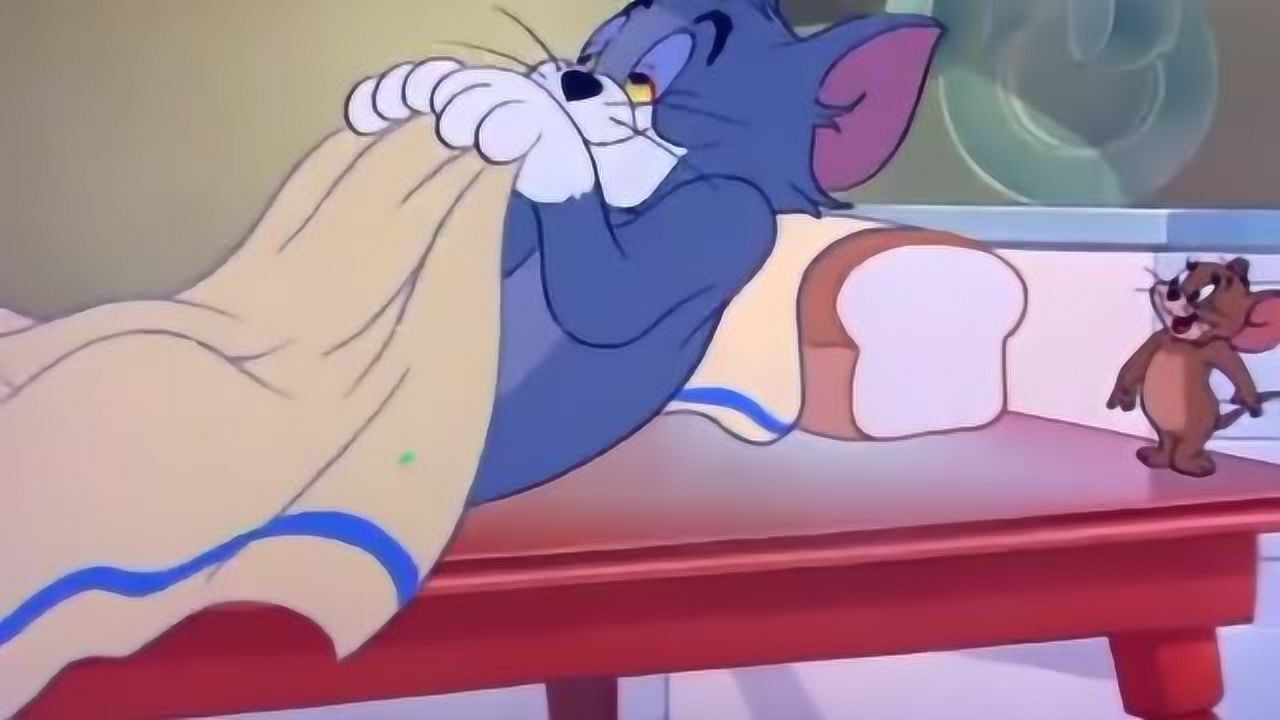 汤姆累得头昏眼花懂事的杰瑞为他铺好了被子