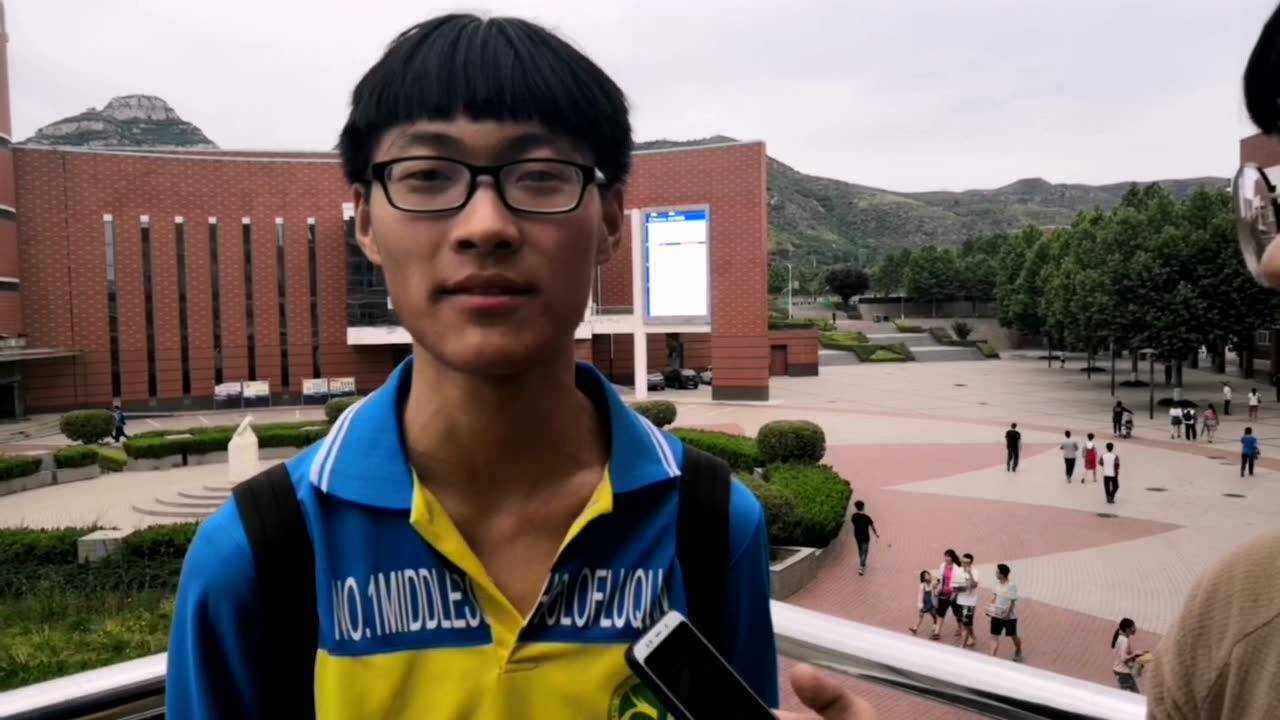 鹿泉一中2018届高三毕业留念