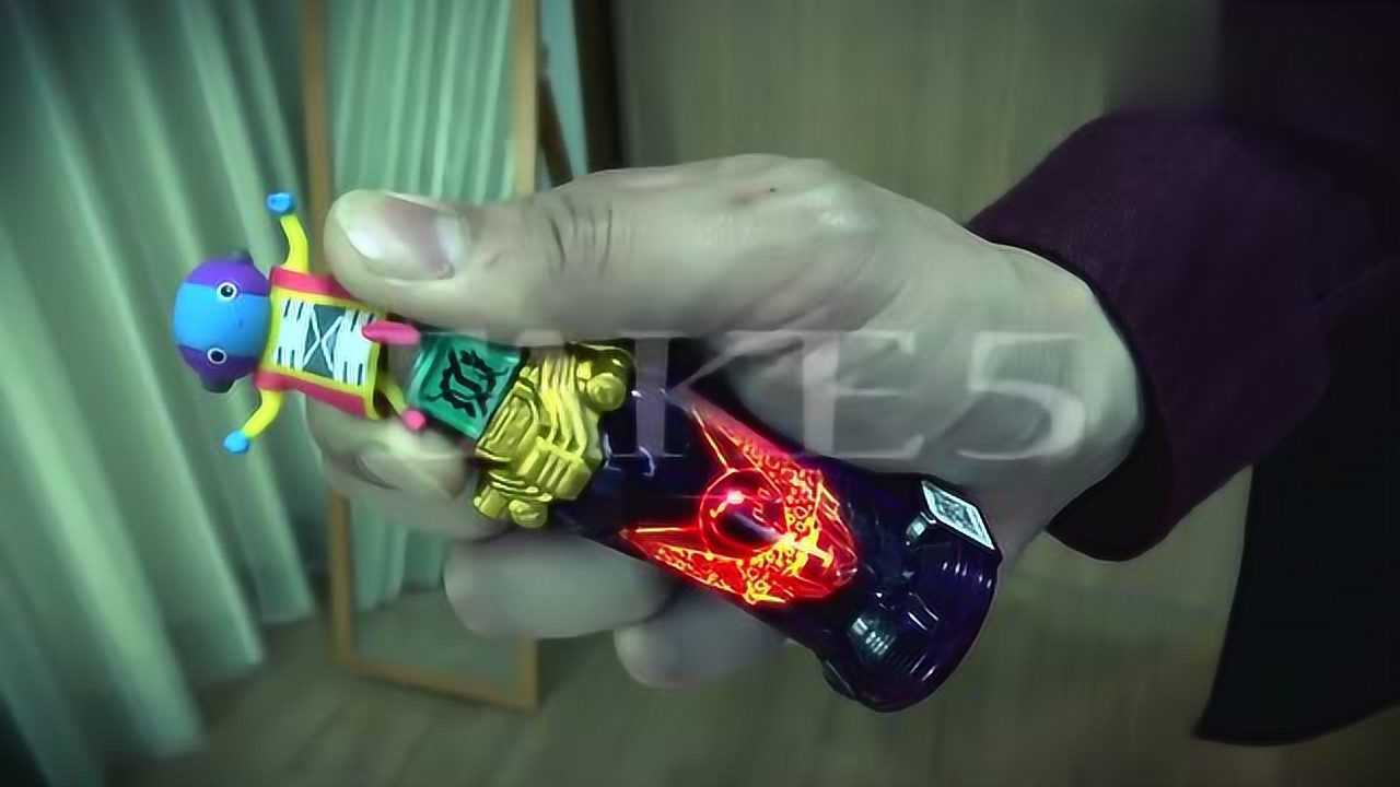 假面骑士build鳄霸形态变身