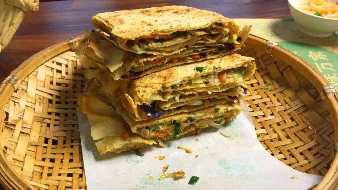 美食视频山东滕州菜煎饼不一样的煎饼果子比煎饼果子好吃得多