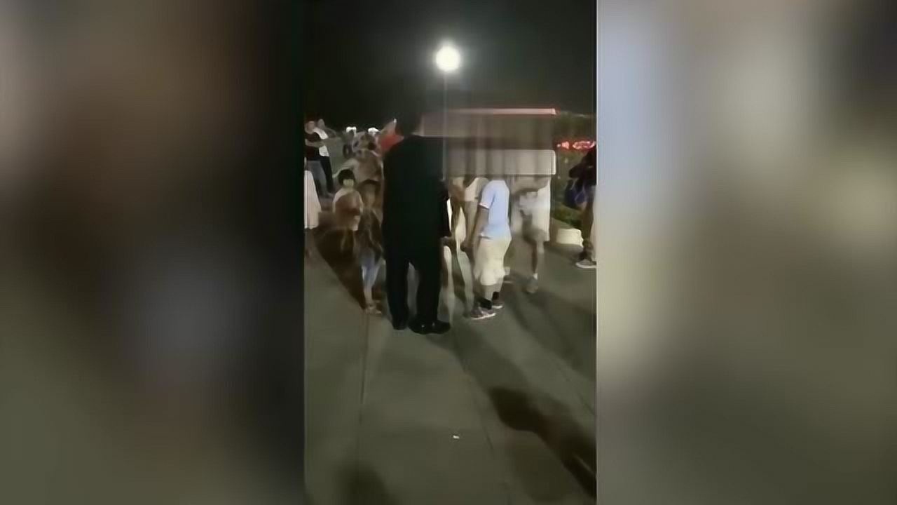 儿子和小伙伴起摩擦被小朋友摸生殖器官家长逼其下跪道歉_腾讯视频