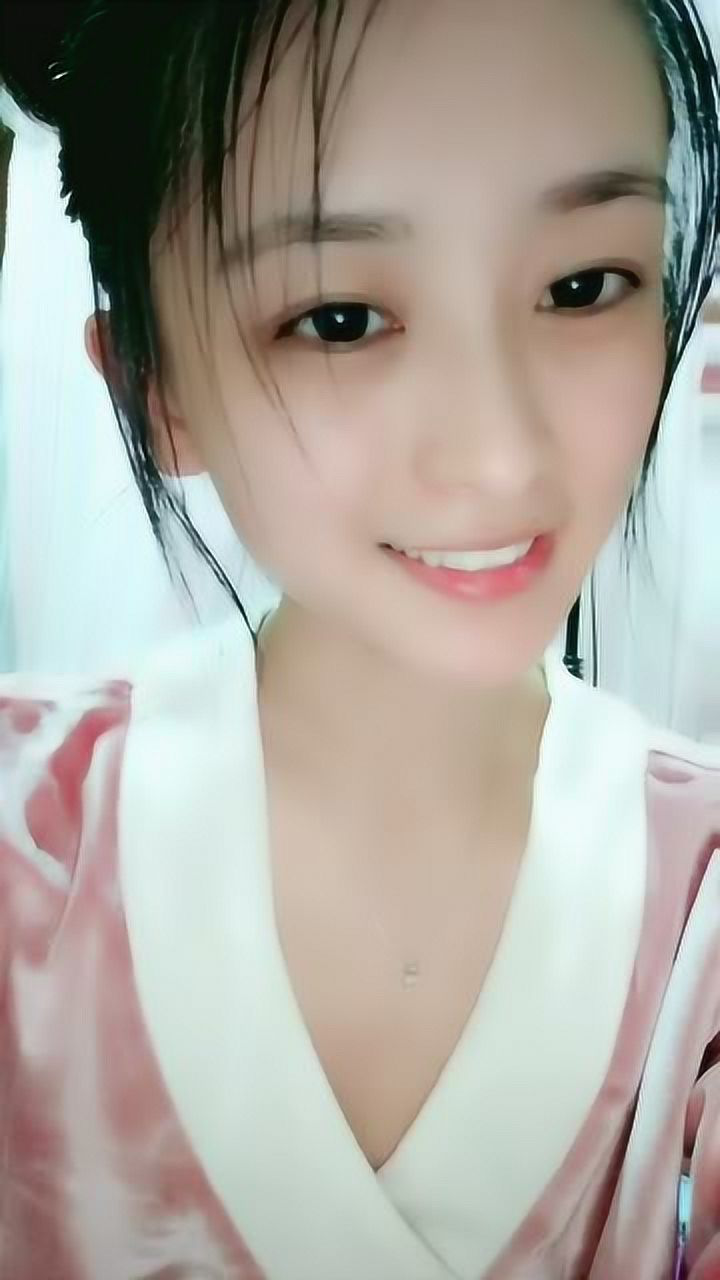 大眼睛小姐姐卖萌真可爱,224