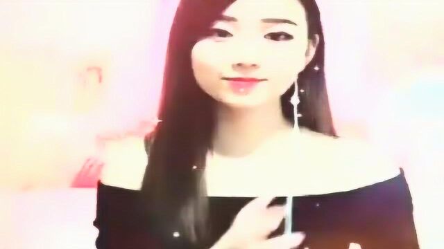 美女姚琴一曲抖音很火的老歌《还有我》送给自己默默深爱着的人