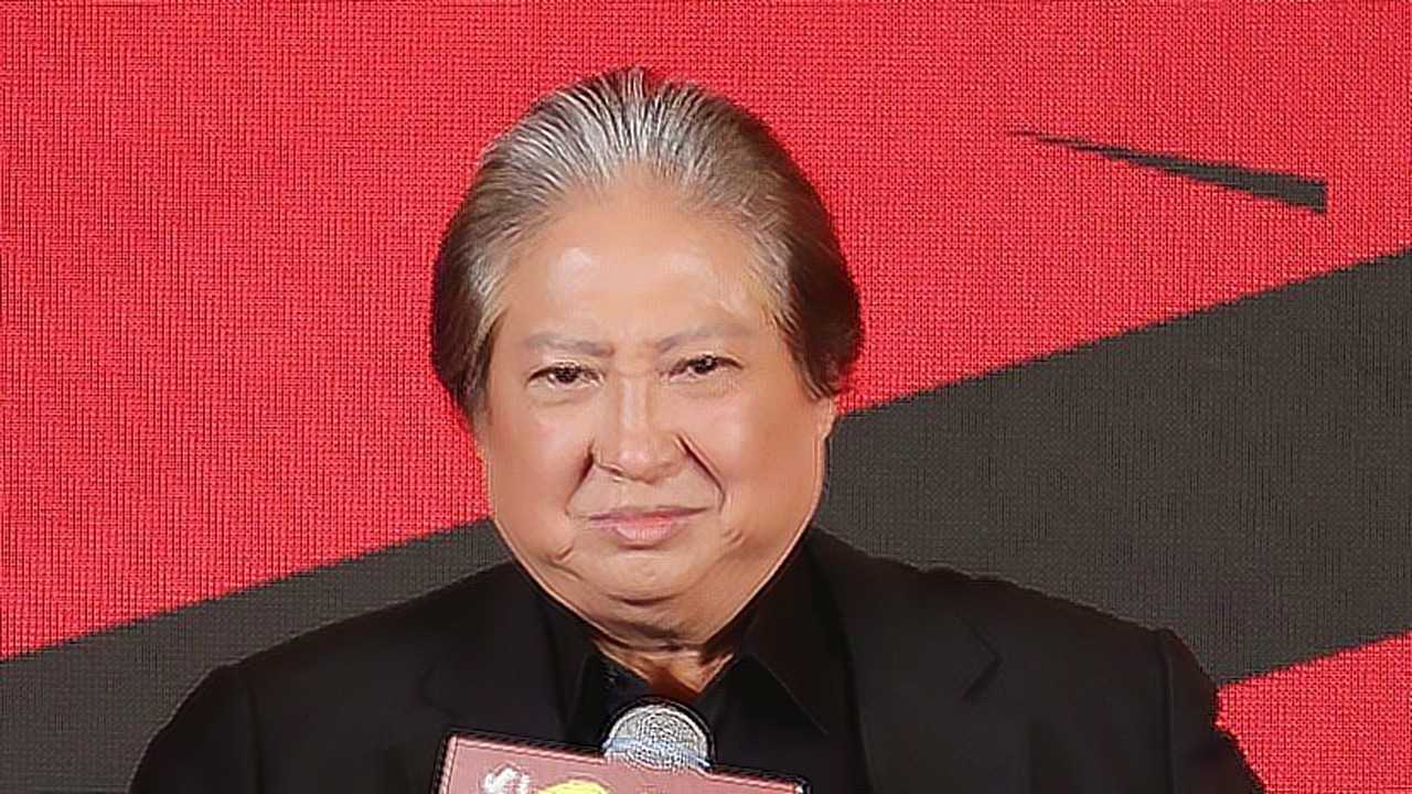 洪金宝减肥成功剪了年轻时的蘑菇头