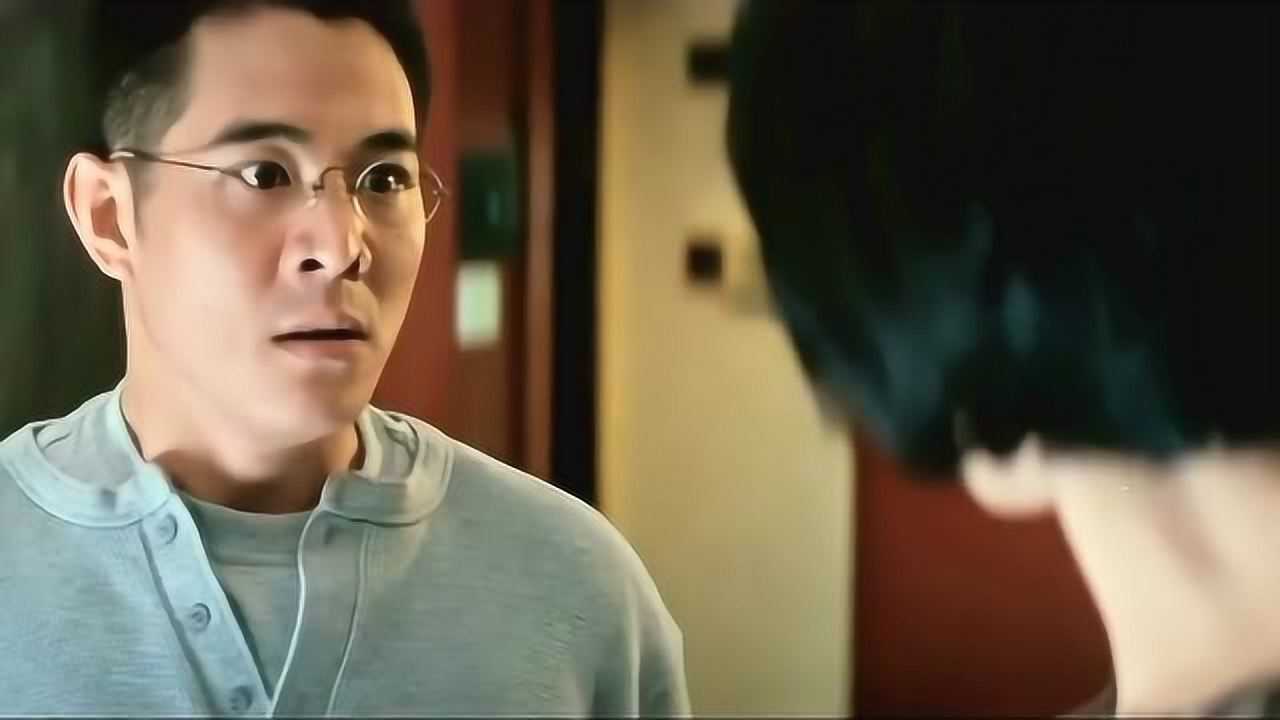 《冒险王》:关之琳电梯出事晕倒,李连杰匆忙连撞数车!