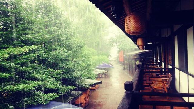 中国气象怪城,一年近300天都在下雨如“天漏”,盛产美女肤白貌美