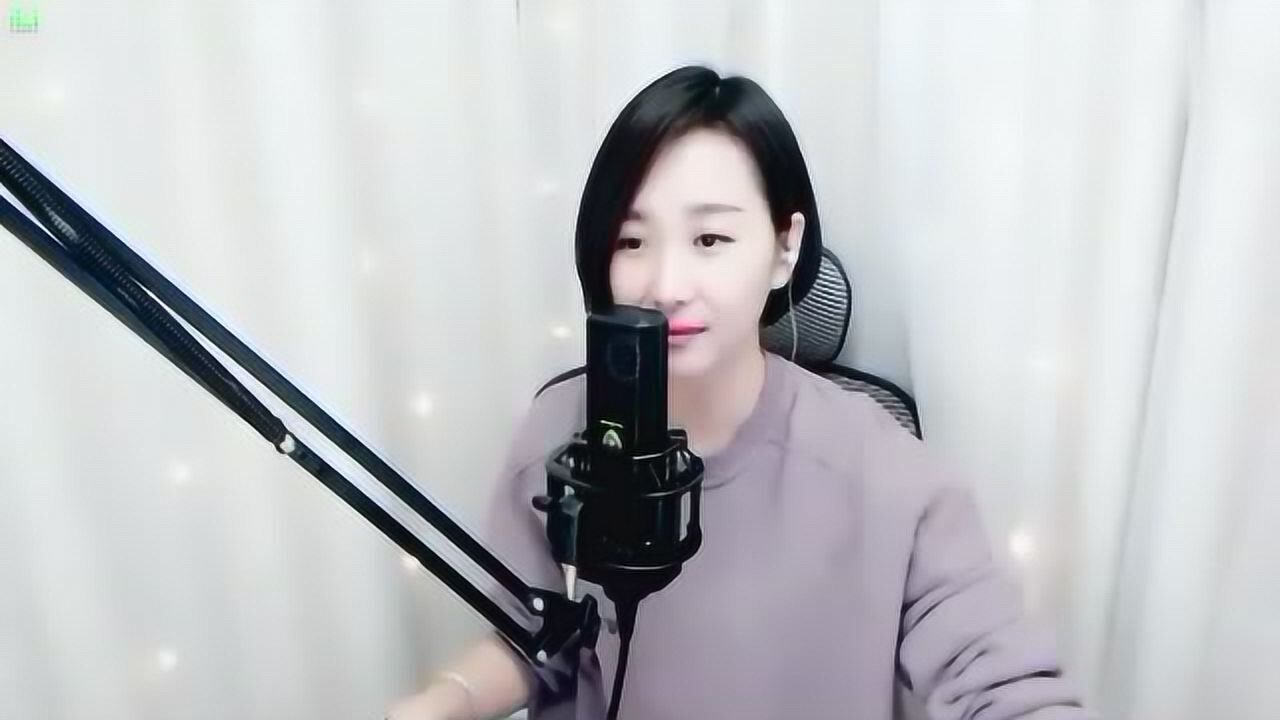 二人转演员梁红唱《最亲的人》,欢快好听的歌曲,听了感觉很喜庆