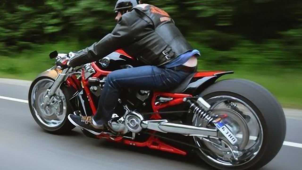 摩托车的霸主哈雷轮胎比一般更宽拧一下油门太震撼
