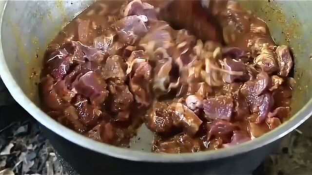 美女教你制作家常菜烧牛肉,好好吃啊