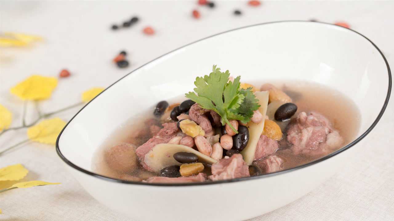 板栗花生黑豆炖排骨,贴秋膘选ta准没差!