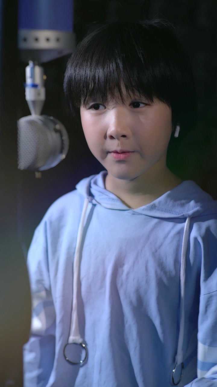 属于孩子内心美好的《人间》演唱:李嘉轩 老师:石栋颖