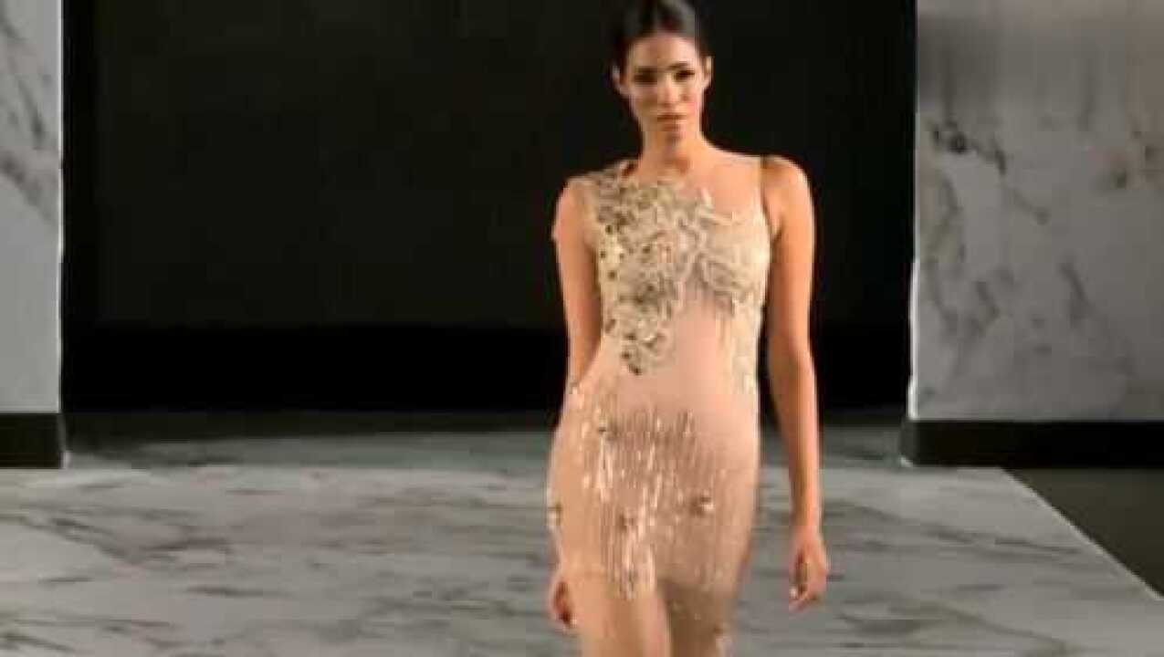 热辣黑妞丁字裸色泳衣秀疯狂动作这身段太美了