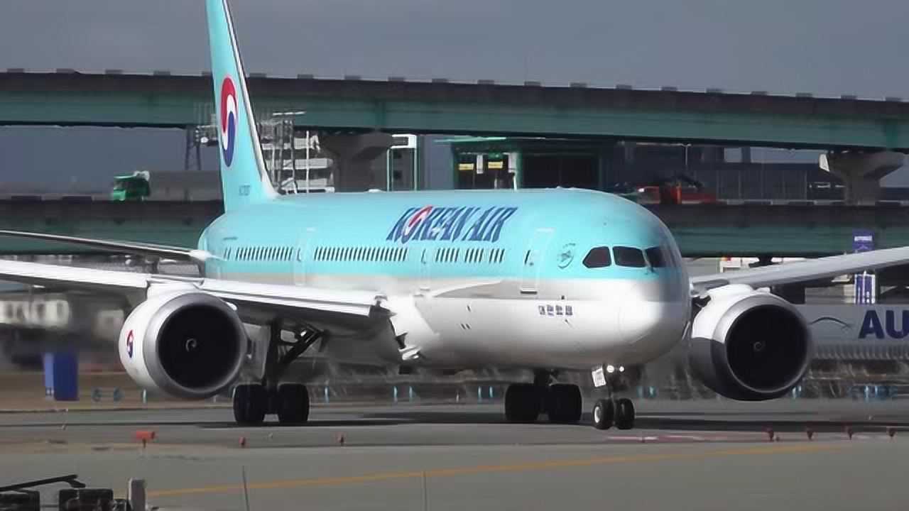 大韩航空波音787-9 hl7207飞机载fuk rwy34道平稳起飞