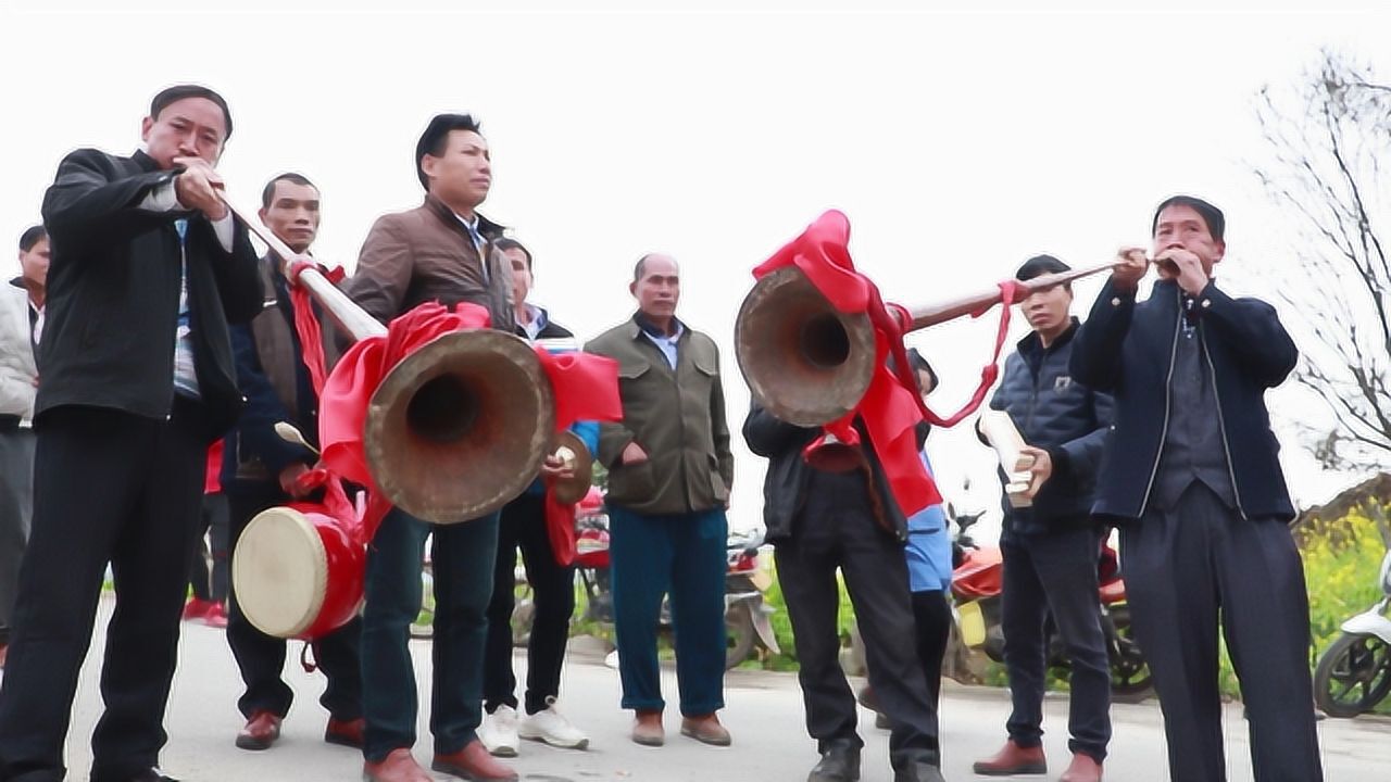 实拍贵州布依族结婚习俗,吹唢呐敲锣打鼓去迎接新娘