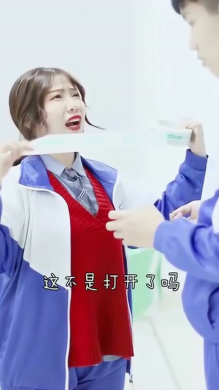 【】漂亮妹子被虐杀，画面容易引起极度舒适！