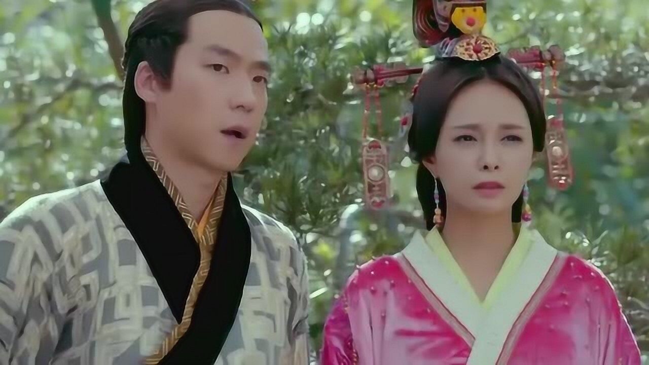 齐姜将重耳从宴会上带走来到桃林中送了重耳一条丝带