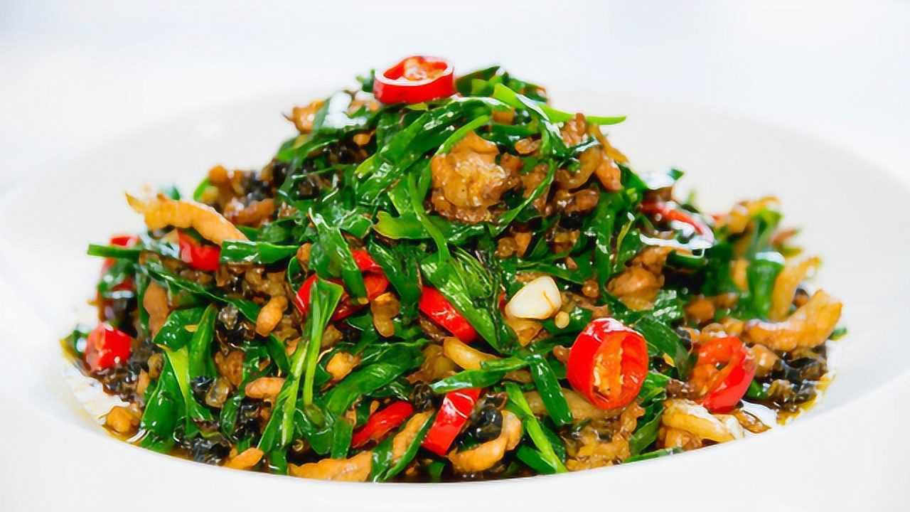厨师用土韭菜炒螺蛳肉不是一般的好吃,太下饭了!做法有秘诀