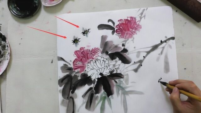 老师用毛笔画蜜蜂,直径不到2厘米,初级国画教程