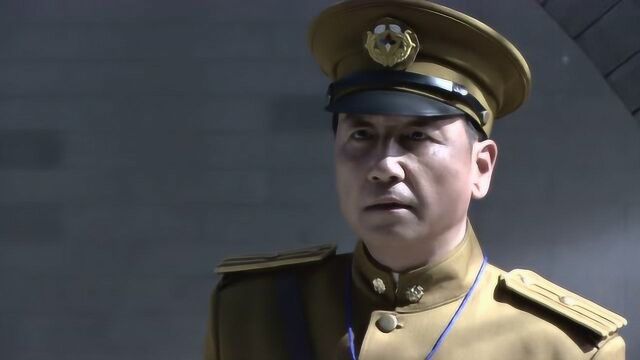 黎仲明也跟着来厨房,被看守长怀疑