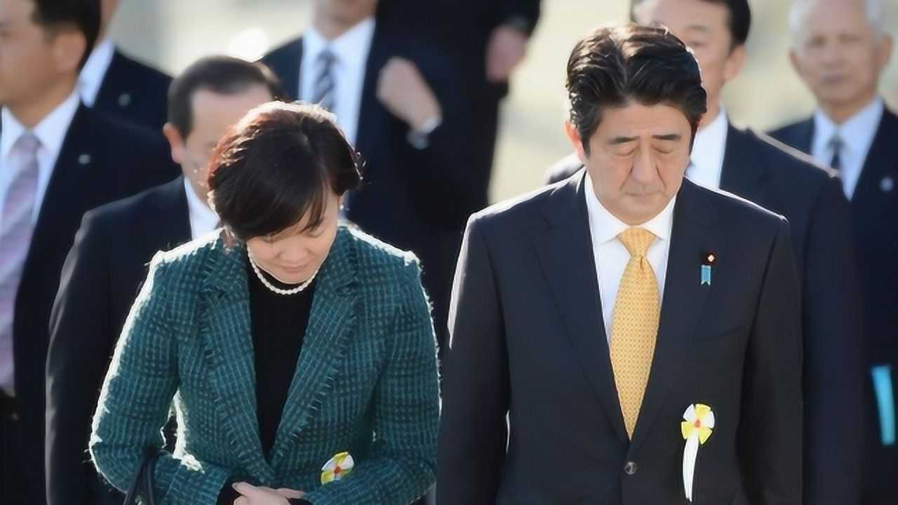 日本天皇裕仁去世主动邀请中国参加葬礼中国霸气送上4个字