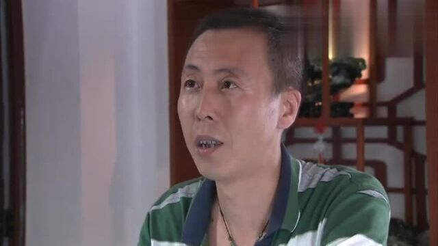 男子十万块卖血玉,店主还以为赚大发了,想不到这是黑心老板阴谋