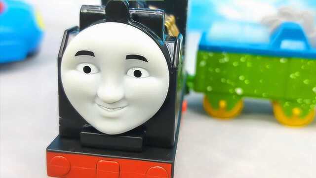 托马斯电动系列之冰雪主题和西诺小火车一起凿冰吧