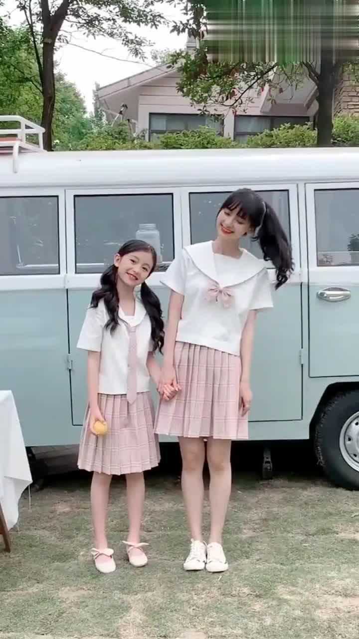 童模界的明星裴佳欣这才是童模该有的样子比宋小睿好太多了