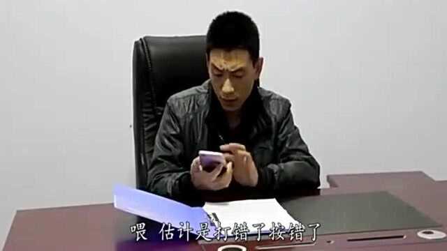 儿子处理好母亲的后事,母亲的床底下有股臭味,儿子掀开后泪奔