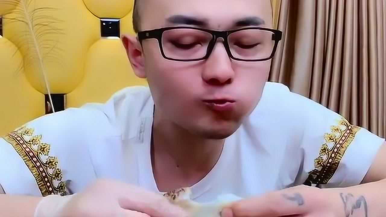 野哥在线补身体这大海参疯狂吸入野嫂得亏是不在家啊