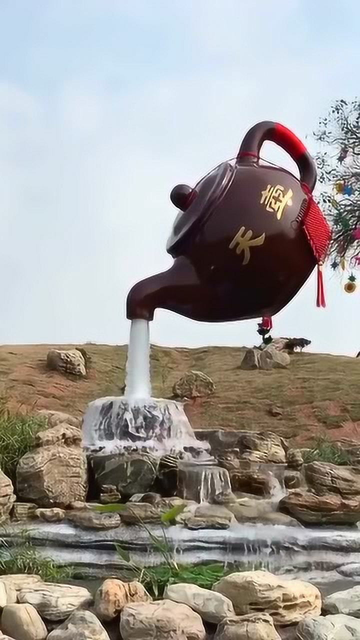 空中倒水的茶壶这是什么原理牛顿我也解释不了