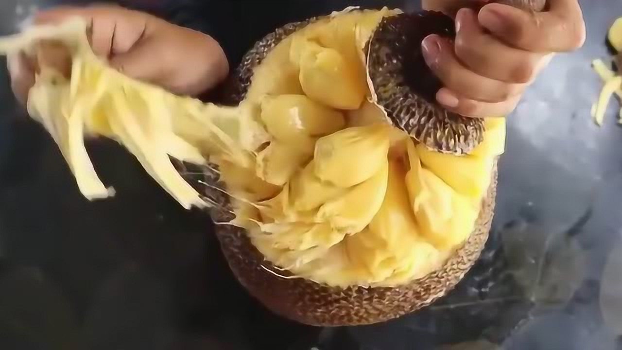 高手教你如何剥菠萝蜜,一家全都整整齐齐,不损果肉