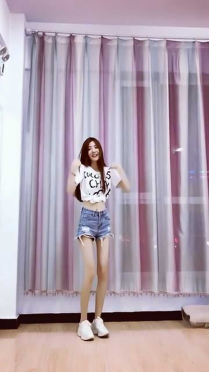 看完我脸红心跳加快的小姐姐热舞!