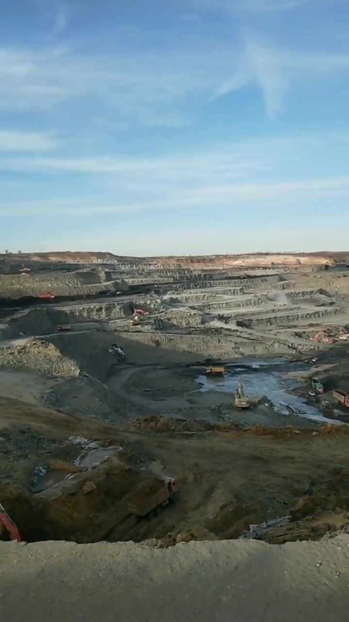 鄂尔多斯露天煤矿,就是这样开采的,我表示第一次见
