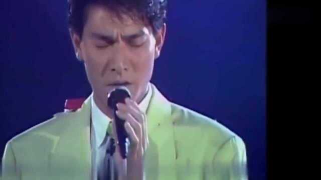 刘德华一曲《停不了的爱》1990年韩国现场版,帅惨了