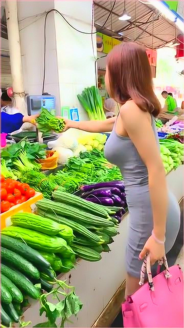 美女买菜图片