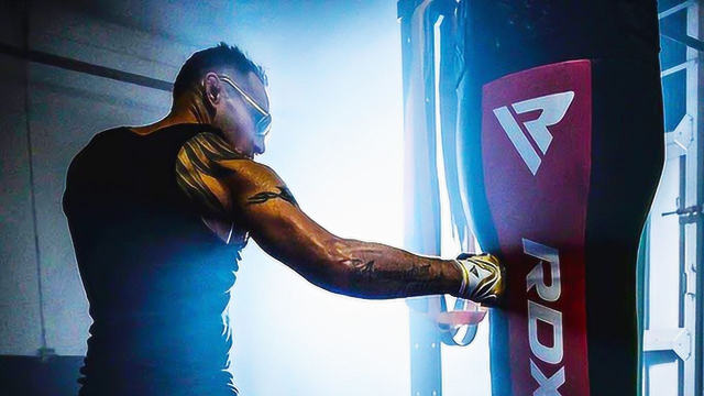 夜魔特殊的训练方式,他的训练在mma拳手里绝无仅有!