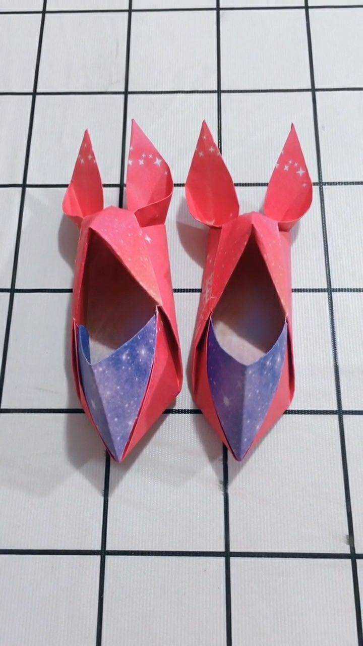 教大家用纸折高跟鞋还有一双小翅膀非常可爱