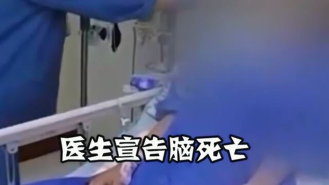 19岁少女在公厕被臭死,原来“臭死了”真的存在,这下长记性了!