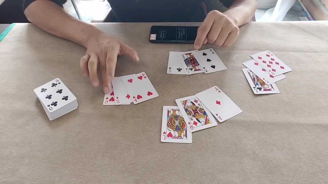 魔术表演常用的一种akk扑克报牌器可以把把拿到最大的牌