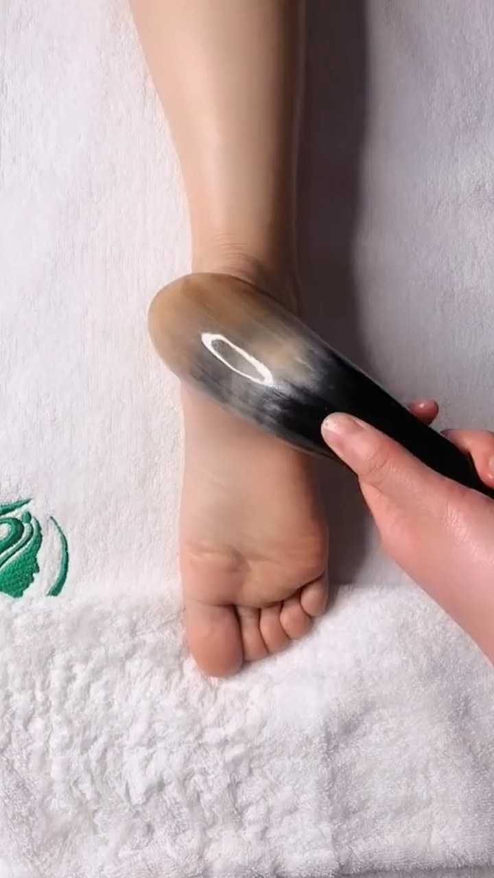 脚部刮痧非常舒服