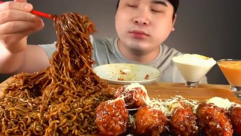 韩国大胃王吃播视频：donkey 炸酱拉面和炸鸡