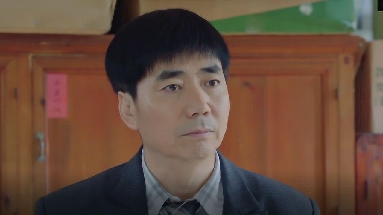 我的金山银山:范明因假装骨折连连道歉 汤家营村篮球赛反败为胜