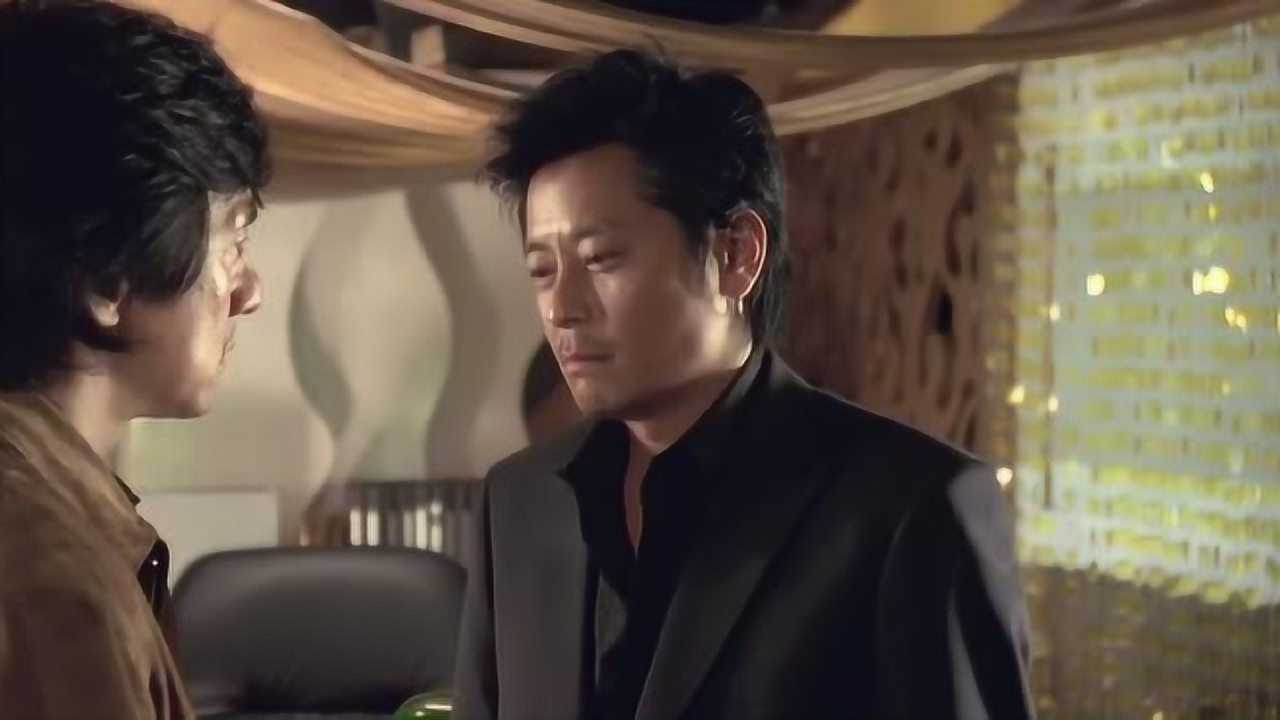 新警察故事谢霆锋竟然抽大雪茄姿势真到位再一次被帅到