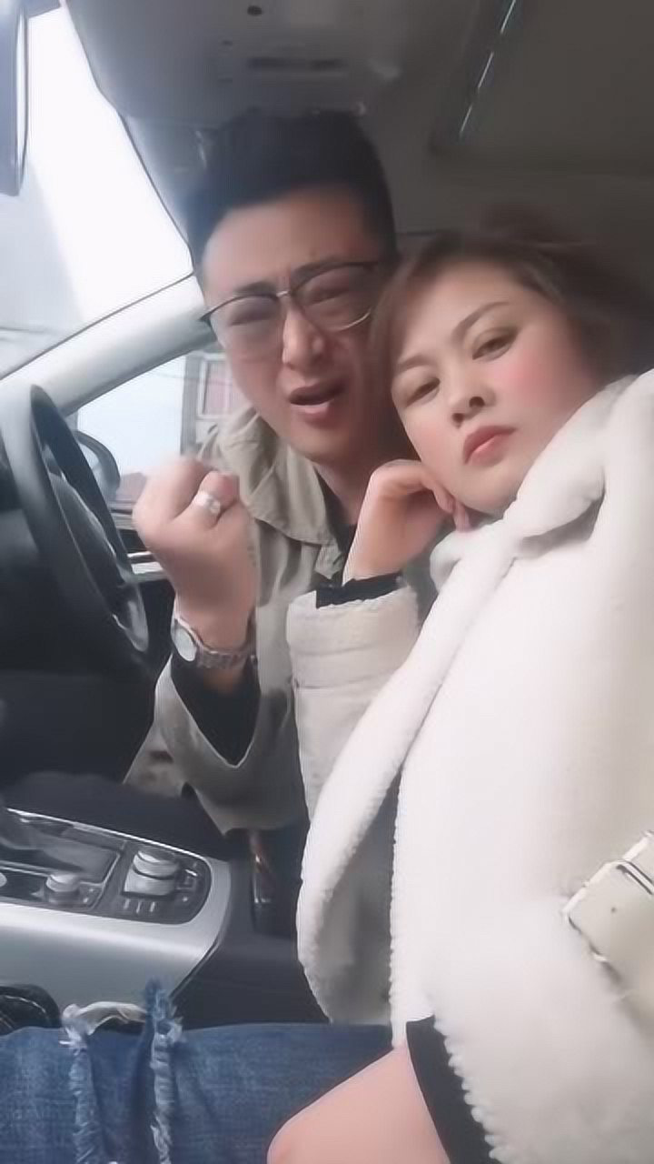 老丈人生病了凌晨三点店里打烊后连夜开车回娘家