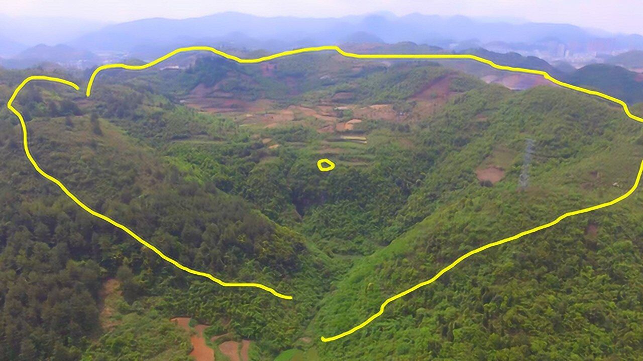 帝君坐龙殿,脚踏龟蛇,腰缠玉带顶级风水宝地