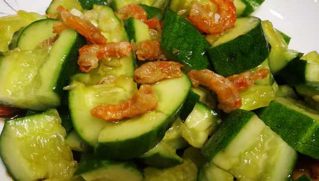 海米拌黄瓜!脆口鲜美!减肥又解馋!