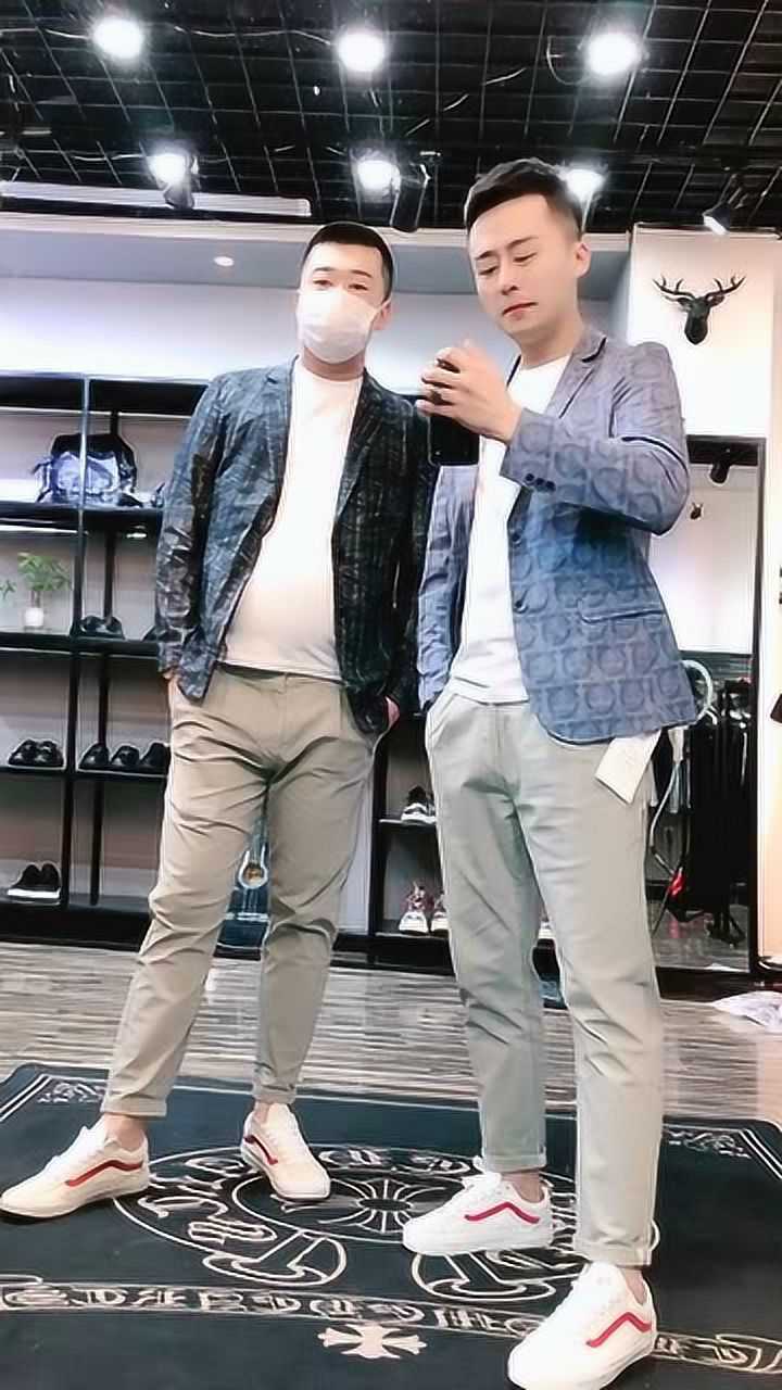 啤酒肚的男人也可以轻松穿下西装