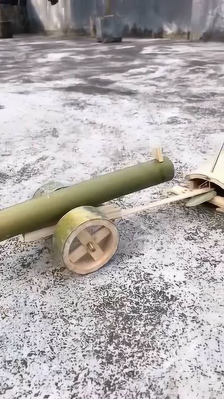 向前冲就是胜利高手发明的竹子大炮家人看呆了